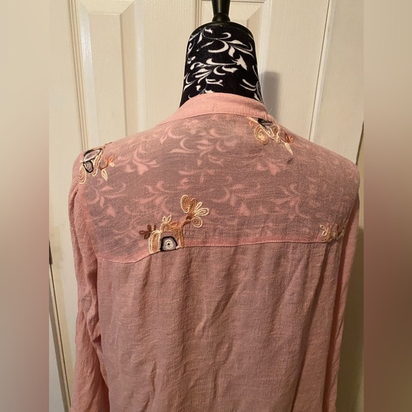 Figueroa & Flower Women's Sheer Flower Embroidered Button Up Blouse Size 1X - Picture 10 of 15